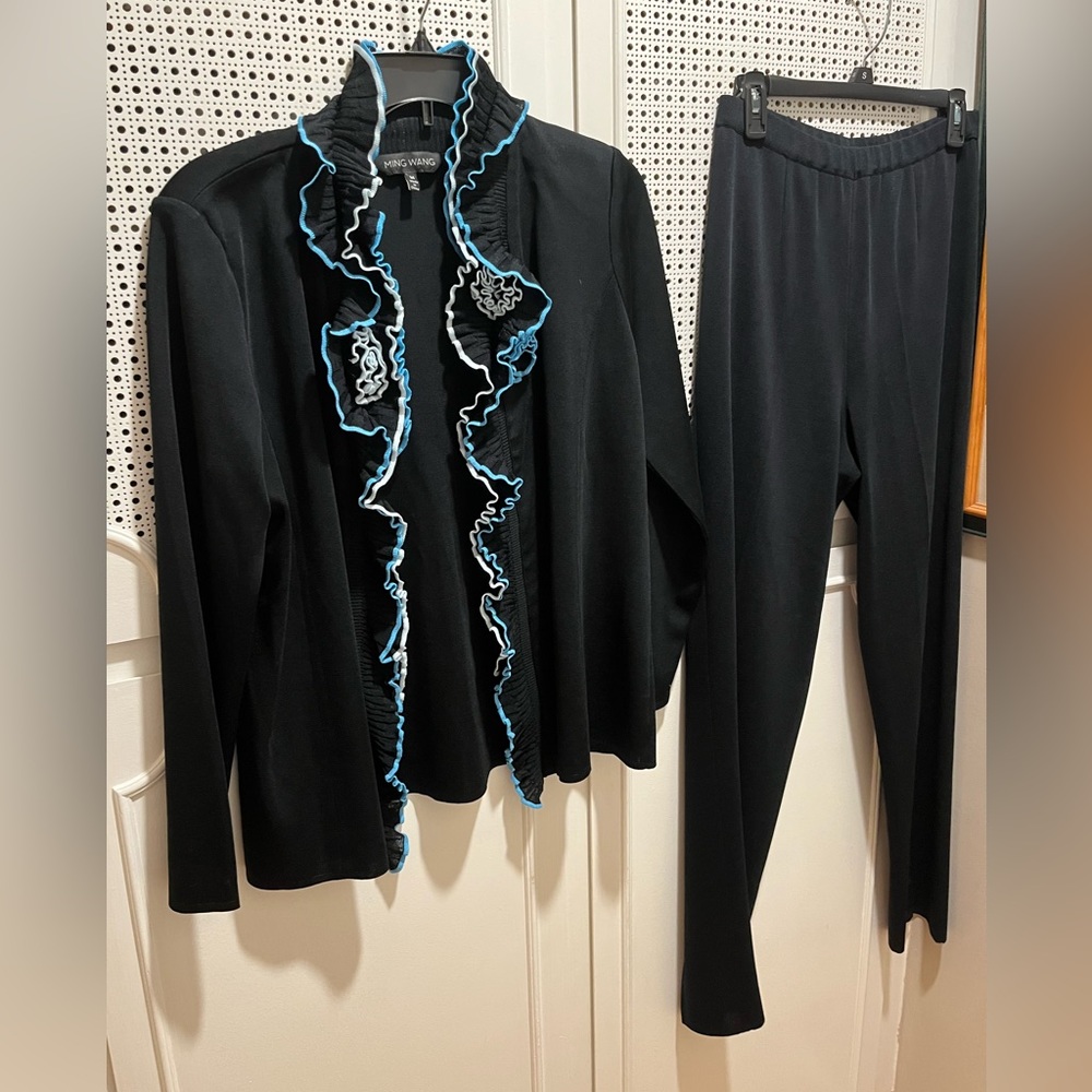 Ming wang classy pantsuit. - Picture 3 of 8